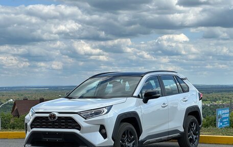 Toyota RAV4, 2022 год, 4 225 990 рублей, 3 фотография