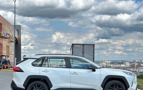 Toyota RAV4, 2022 год, 4 225 990 рублей, 8 фотография