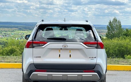 Toyota RAV4, 2022 год, 4 225 990 рублей, 6 фотография