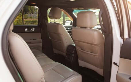 Ford Explorer VI, 2011 год, 1 800 000 рублей, 32 фотография