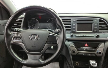 Hyundai Elantra VI рестайлинг, 2018 год, 1 420 000 рублей, 12 фотография