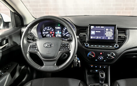 Hyundai Solaris II рестайлинг, 2021 год, 1 800 000 рублей, 16 фотография