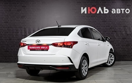 Hyundai Solaris II рестайлинг, 2021 год, 1 800 000 рублей, 4 фотография