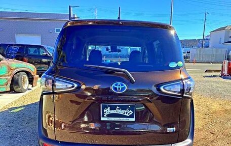 Toyota Sienta II, 2022 год, 1 200 000 рублей, 3 фотография