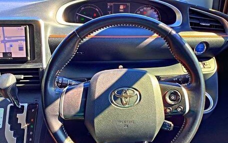 Toyota Sienta II, 2022 год, 1 200 000 рублей, 8 фотография