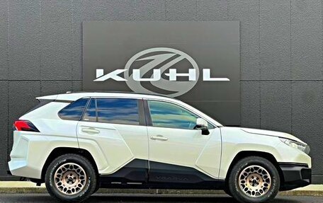 Toyota RAV4, 2022 год, 2 010 555 рублей, 6 фотография