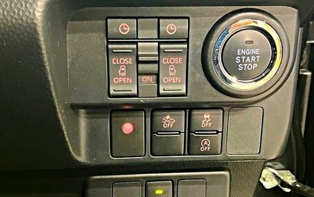Toyota Roomy I, 2022 год, 890 000 рублей, 14 фотография