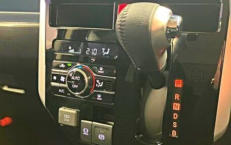 Toyota Roomy I, 2022 год, 890 000 рублей, 13 фотография