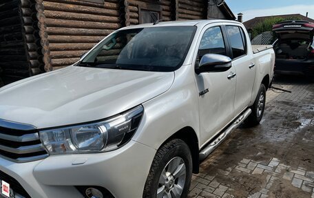 Toyota Hilux VIII, 2016 год, 2 700 000 рублей, 2 фотография