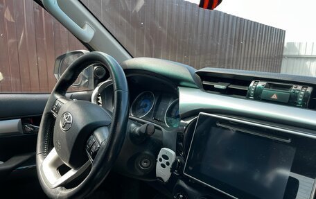 Toyota Hilux VIII, 2016 год, 2 700 000 рублей, 9 фотография