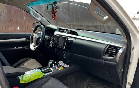Toyota Hilux VIII, 2016 год, 2 700 000 рублей, 10 фотография