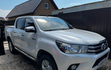 Toyota Hilux VIII, 2016 год, 2 700 000 рублей, 18 фотография