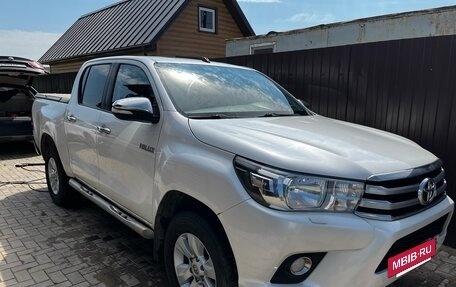 Toyota Hilux VIII, 2016 год, 2 700 000 рублей, 16 фотография