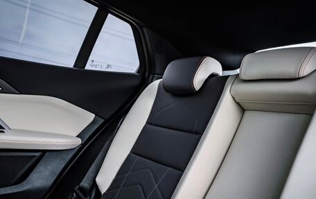 BMW X2, 2024 год, 3 930 000 рублей, 13 фотография
