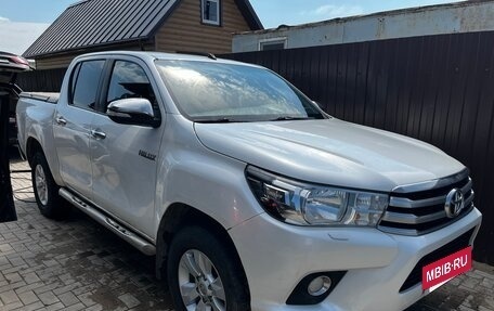Toyota Hilux VIII, 2016 год, 2 700 000 рублей, 17 фотография