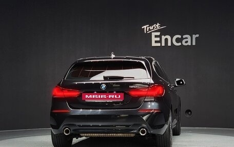 BMW 1 серия, 2021 год, 2 313 000 рублей, 4 фотография