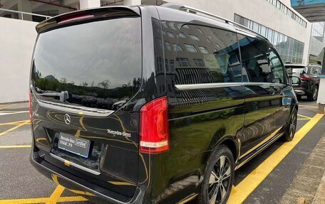 Mercedes-Benz V-Класс, 2022 год, 4 800 000 рублей, 7 фотография