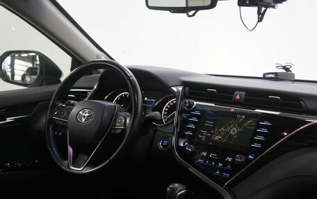 Toyota Camry, 2019 год, 2 899 990 рублей, 8 фотография