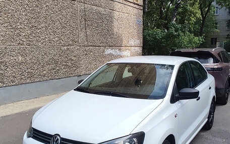 Volkswagen Polo VI (EU Market), 2015 год, 750 000 рублей, 1 фотография