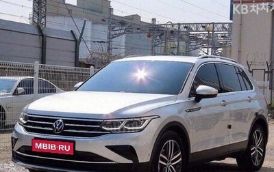 Volkswagen Tiguan II, 2022 год, 1 980 000 рублей, 1 фотография