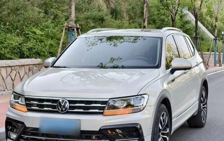 Volkswagen Tiguan II, 2021 год, 2 130 000 рублей, 1 фотография