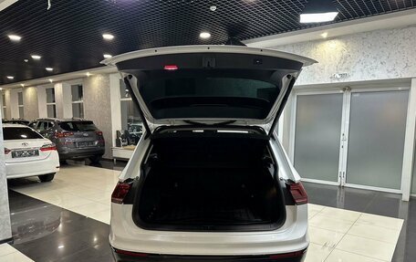 Volkswagen Tiguan II, 2020 год, 2 695 000 рублей, 11 фотография
