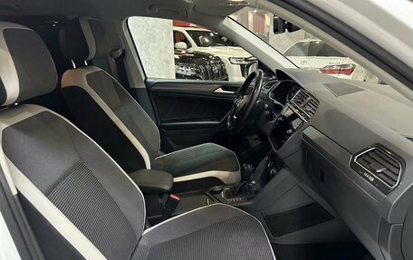 Volkswagen Tiguan II, 2020 год, 2 695 000 рублей, 15 фотография