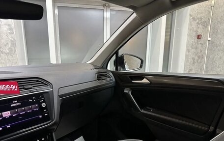 Volkswagen Tiguan II, 2020 год, 2 695 000 рублей, 19 фотография