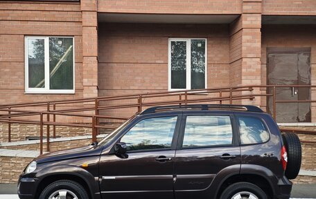 Chevrolet Niva I рестайлинг, 2010 год, 495 000 рублей, 3 фотография