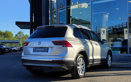 Volkswagen Tiguan II, 2018 год, 2 299 000 рублей, 2 фотография