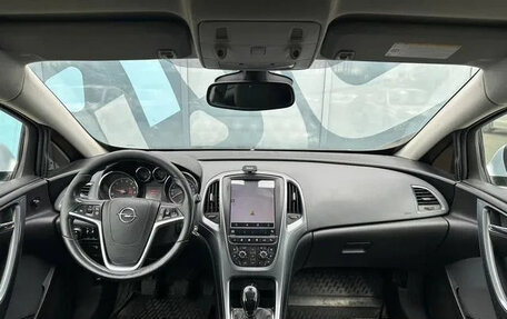 Opel Astra J, 2012 год, 710 000 рублей, 2 фотография