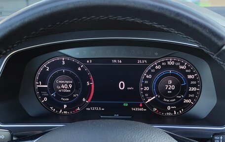 Volkswagen Tiguan II, 2018 год, 2 299 000 рублей, 19 фотография
