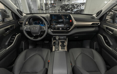 Toyota Highlander, 2025 год, 5 400 000 рублей, 8 фотография