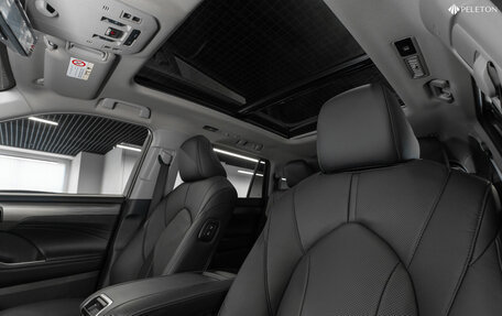 Toyota Highlander, 2025 год, 5 300 000 рублей, 10 фотография