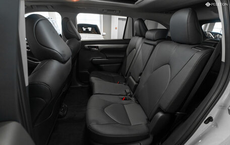 Toyota Highlander, 2025 год, 5 300 000 рублей, 14 фотография