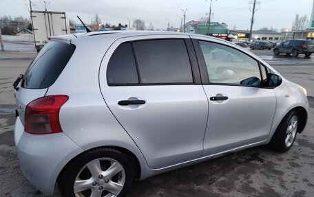 Toyota Yaris III рестайлинг, 2008 год, 500 000 рублей, 3 фотография