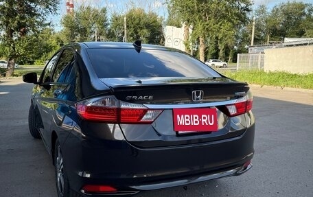 Honda Grace I, 2014 год, 1 400 000 рублей, 2 фотография