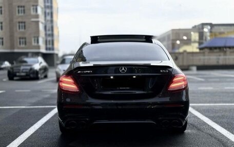 Mercedes-Benz E-Класс, 2016 год, 2 750 000 рублей, 5 фотография
