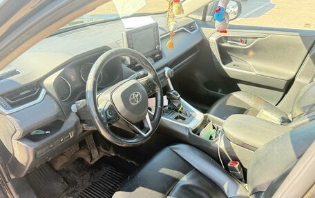 Toyota RAV4, 2021 год, 2 299 000 рублей, 5 фотография