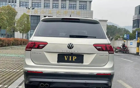 Volkswagen Tiguan II, 2021 год, 2 000 000 рублей, 5 фотография