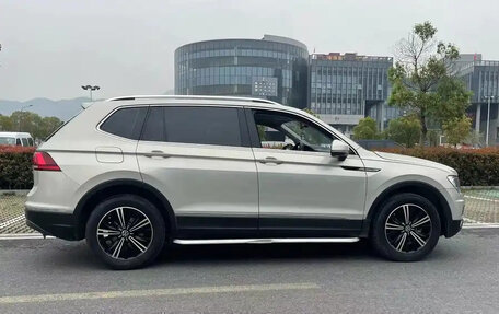 Volkswagen Tiguan II, 2021 год, 2 000 000 рублей, 7 фотография