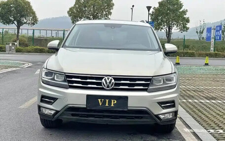 Volkswagen Tiguan II, 2021 год, 2 000 000 рублей, 2 фотография