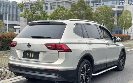 Volkswagen Tiguan II, 2021 год, 2 000 000 рублей, 6 фотография