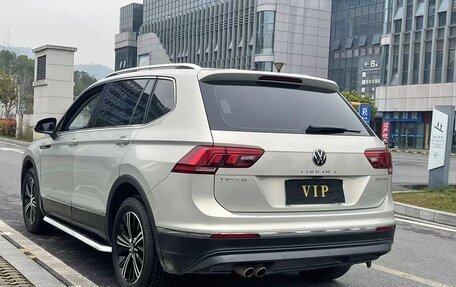 Volkswagen Tiguan II, 2021 год, 2 000 000 рублей, 4 фотография