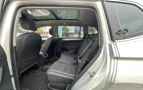 Volkswagen Tiguan II, 2021 год, 2 000 000 рублей, 9 фотография