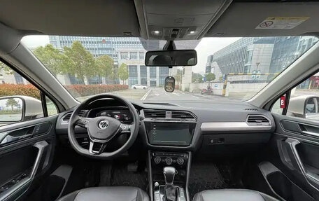 Volkswagen Tiguan II, 2021 год, 2 000 000 рублей, 12 фотография