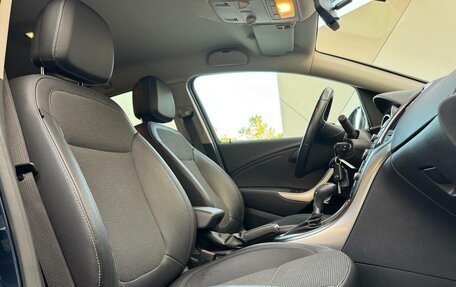 Opel Astra J, 2011 год, 729 000 рублей, 11 фотография
