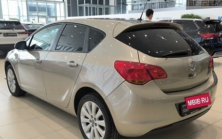 Opel Astra J, 2010 год, 599 000 рублей, 11 фотография