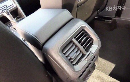 Volkswagen Tiguan II, 2022 год, 1 980 000 рублей, 11 фотография