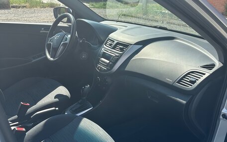 Hyundai Solaris II рестайлинг, 2016 год, 1 300 000 рублей, 8 фотография